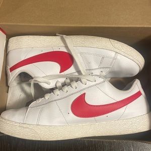 Nike blazer low